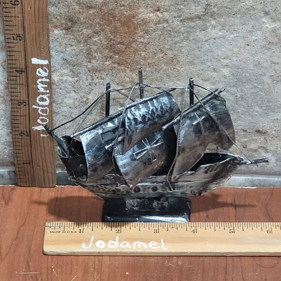 Vintage Pirate Ship Santa Maria Metal Boat Desk Shelf Decor - Picture 9 of 10